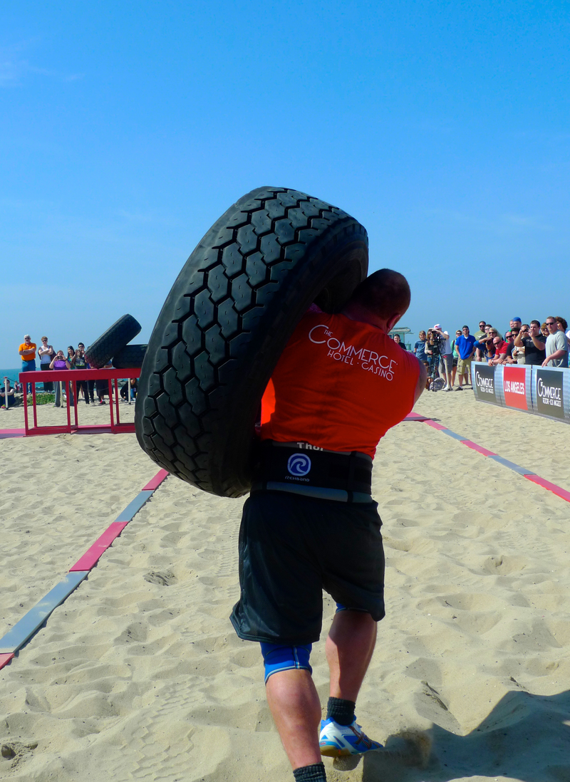 Illustration for article titled A Day at Muscle Beach with the World's Strongest Man